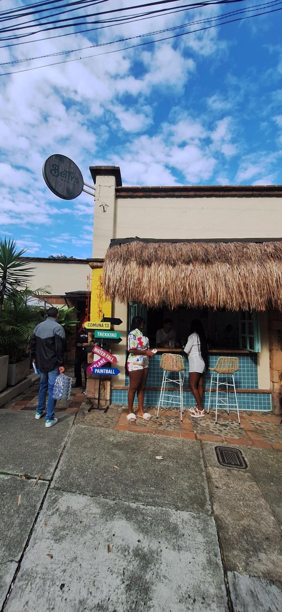 Yolo Hostel Medellin Exterior photo