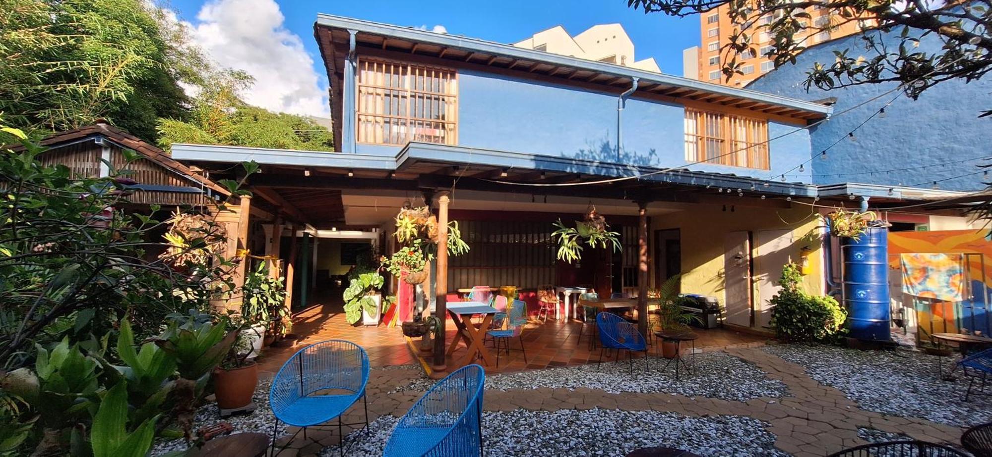 Yolo Hostel Medellin Exterior photo