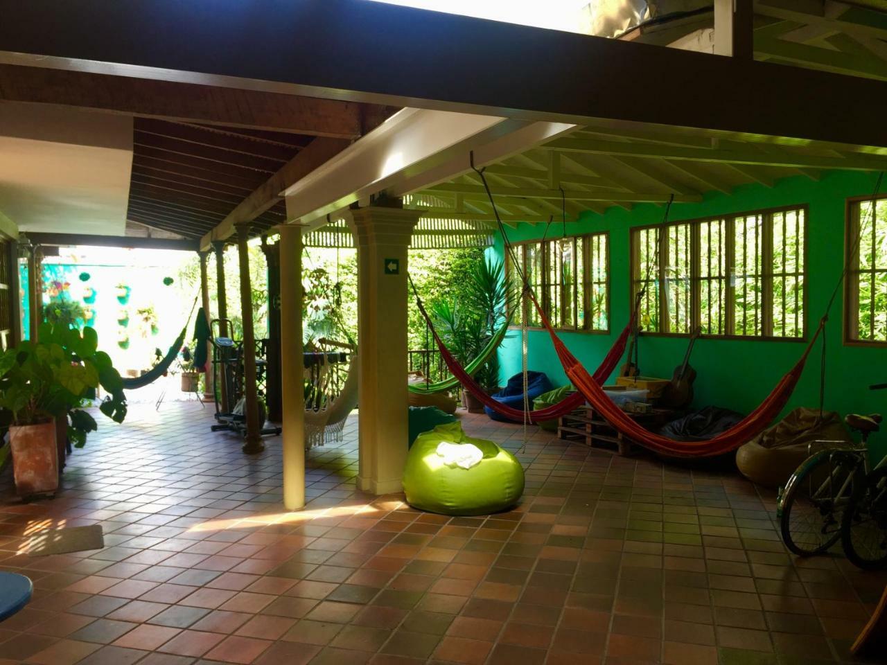 Yolo Hostel Medellin Exterior photo